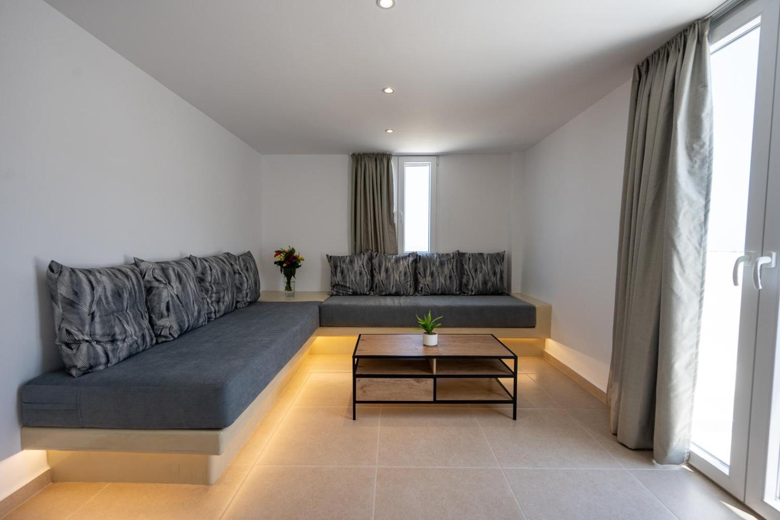 Theophrasti Suites Foinikiá Buitenkant foto
